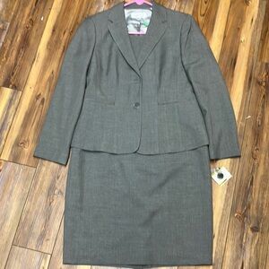 Gray Business Dress Suit